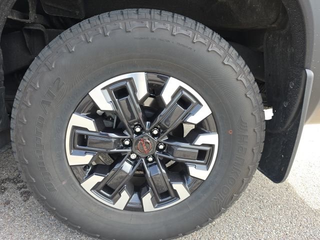 Used 2023 Nissan Frontier PRO-4X w/ Pro Convenience Package AWD/4WD image 7