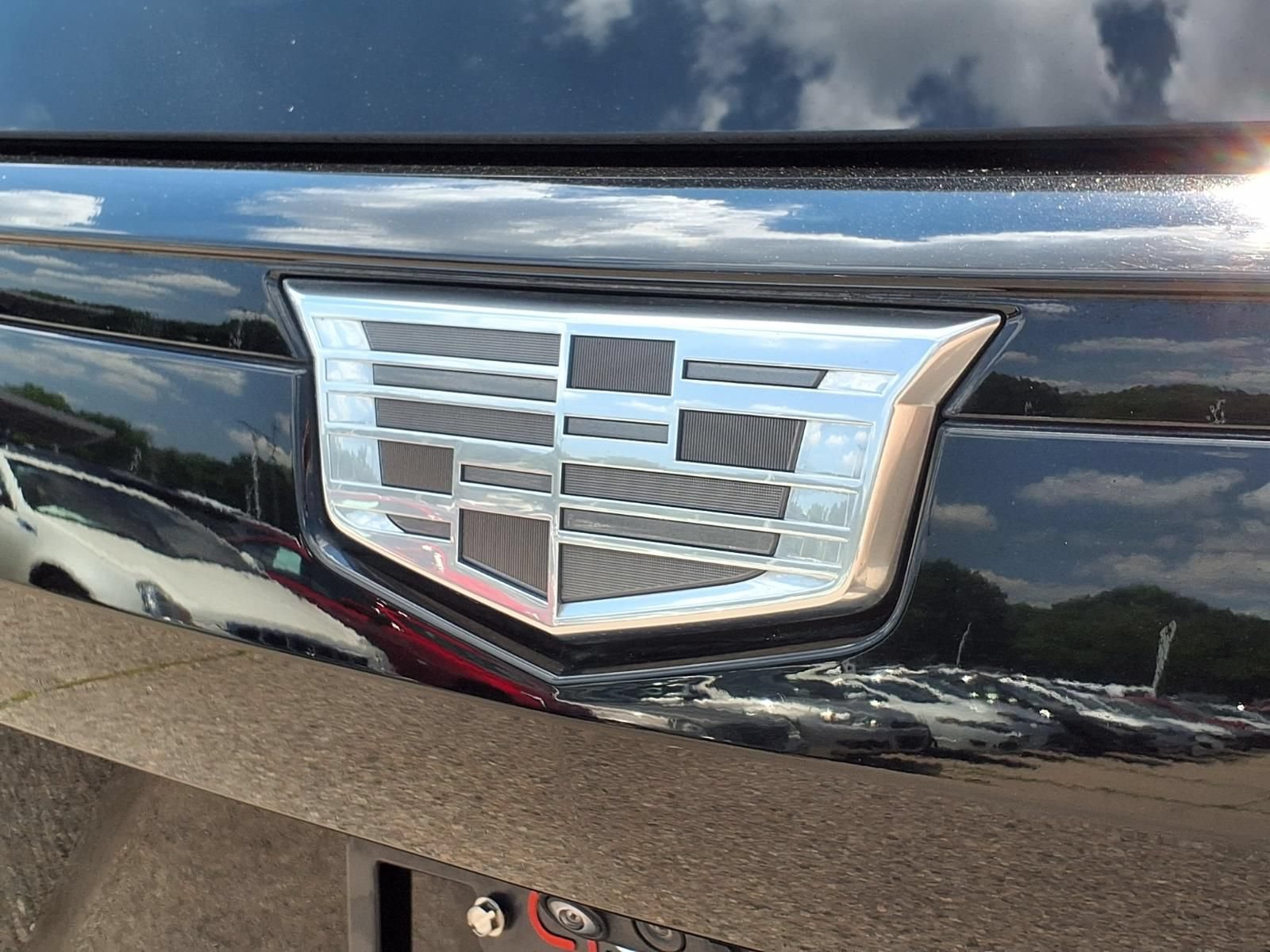 Used 2024 Cadillac Escalade ESV Sport Platinum w/ LPO, ONYX Package AWD/4WD image 9