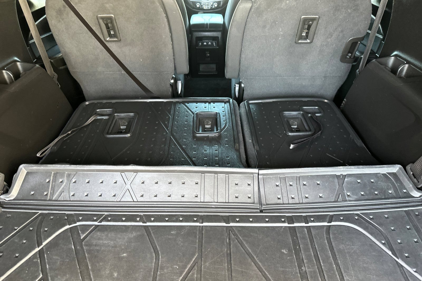 Used 2022 Chevrolet Traverse LT w/ LPO, Blackout Package FWD image 16