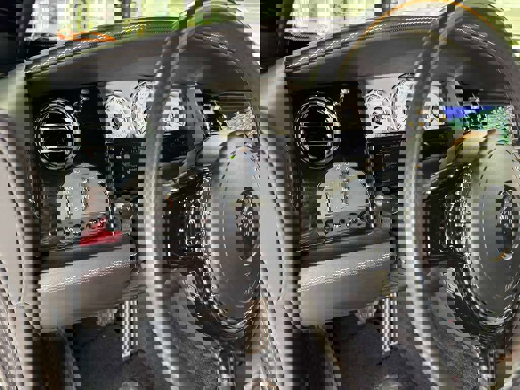 Used 2019 Rolls-Royce Dawn image 36