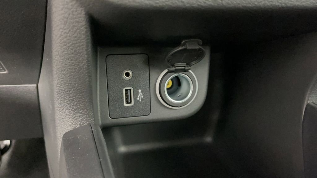 New 2025 Nissan Kicks Play S image 19