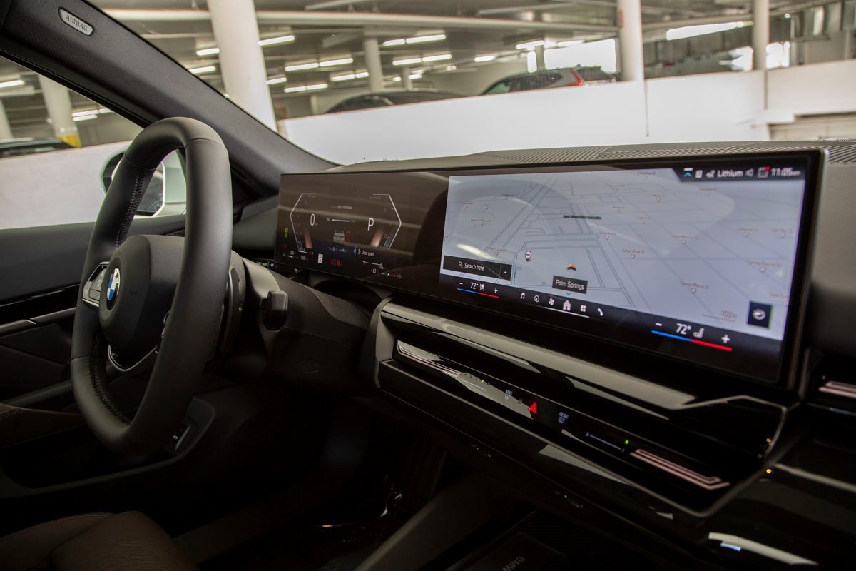 Used 2025 BMW 530i xDrive 530i xDrive w/ Premium Package image 36