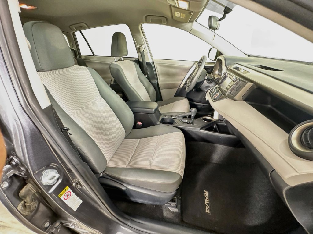 Used 2013 Toyota RAV4 LE FWD image 30