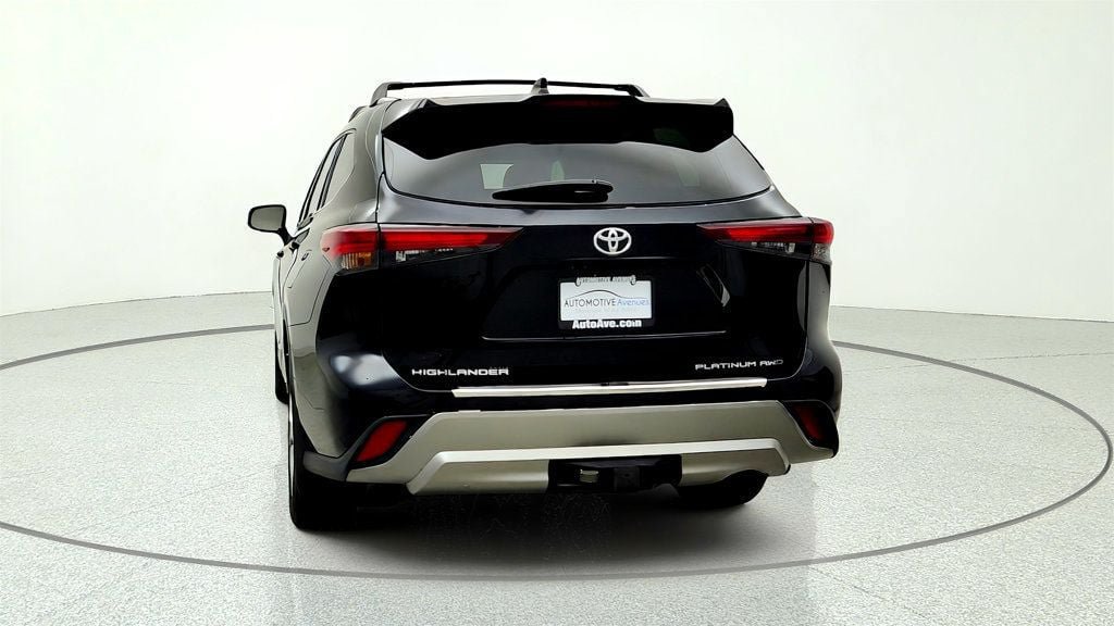 Used 2025 Toyota Highlander Platinum AWD/4WD image 6
