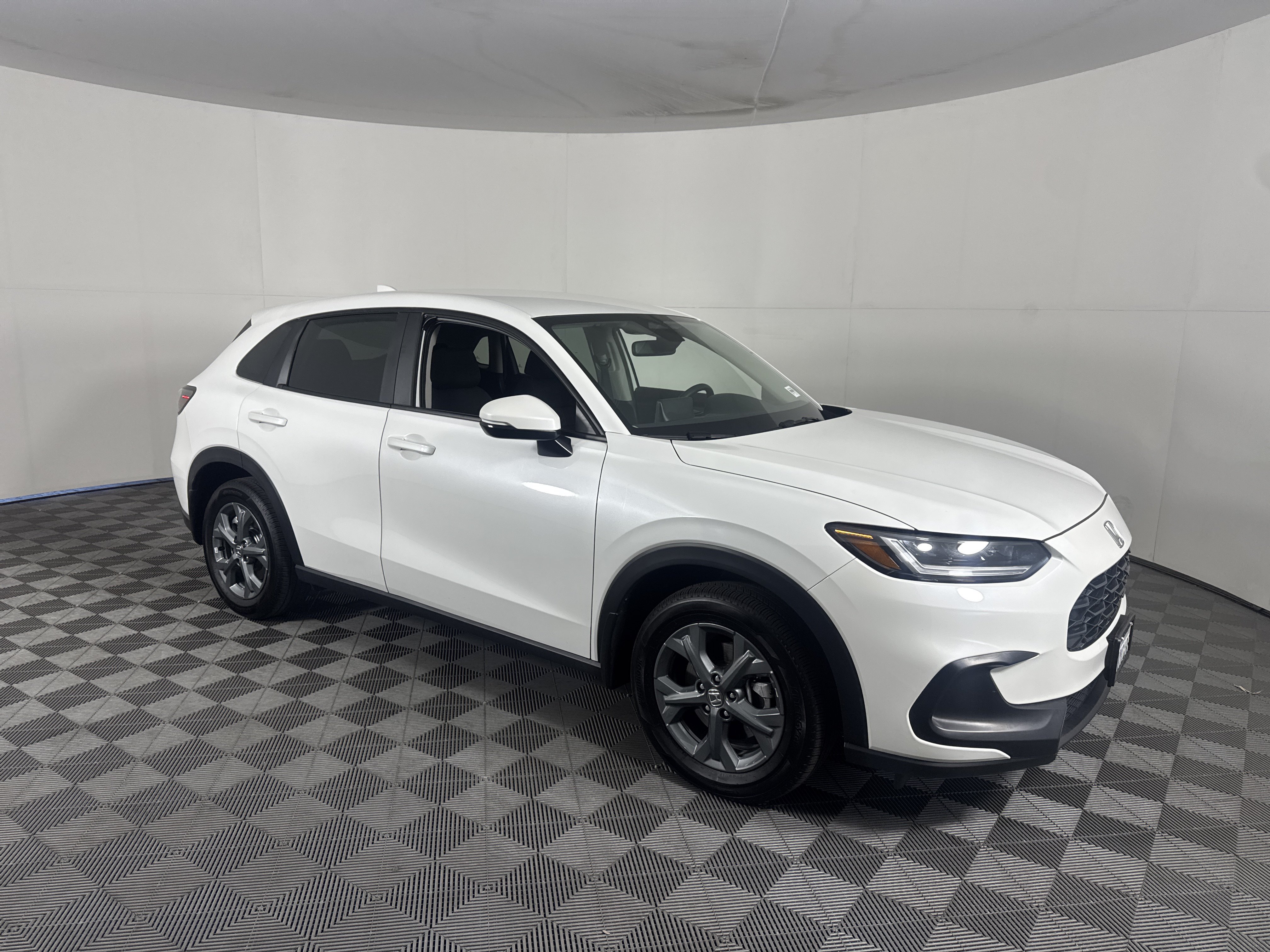 Certified 2026 Honda HR-V LX image 32
