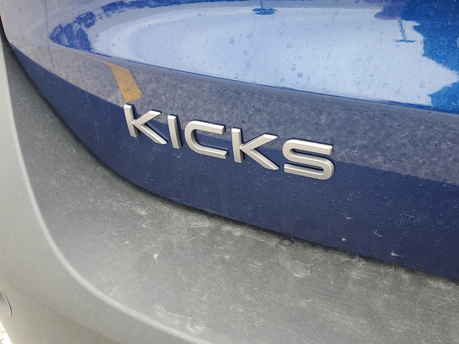 New 2025 Nissan Kicks SV w/ Illumination Package image 9