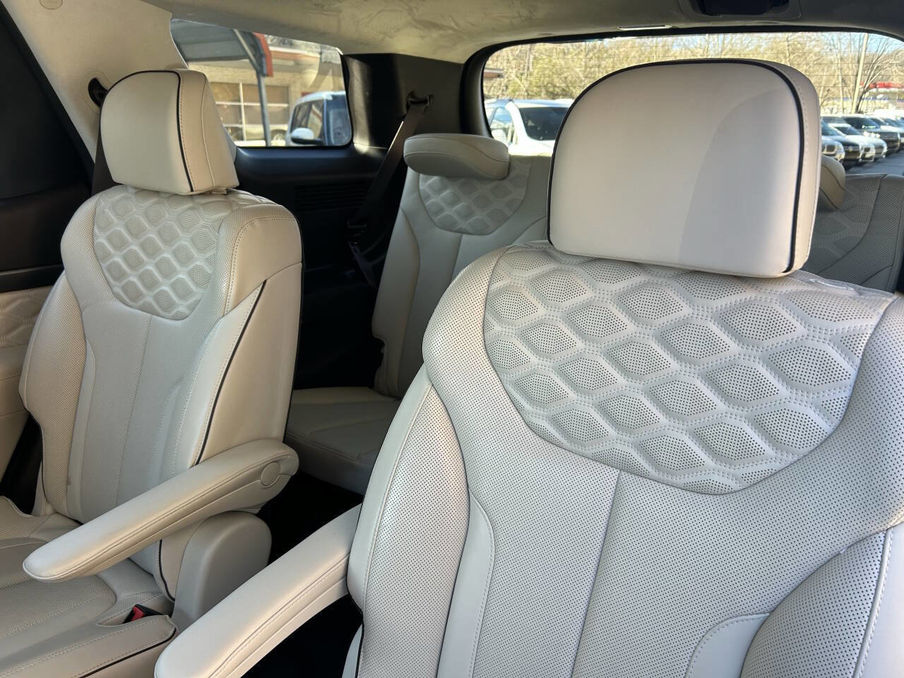 Used 2021 Hyundai Palisade Calligraphy image 24