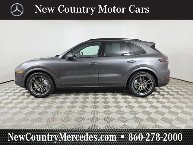 Used 2020 Porsche Cayenne Turbo image 5