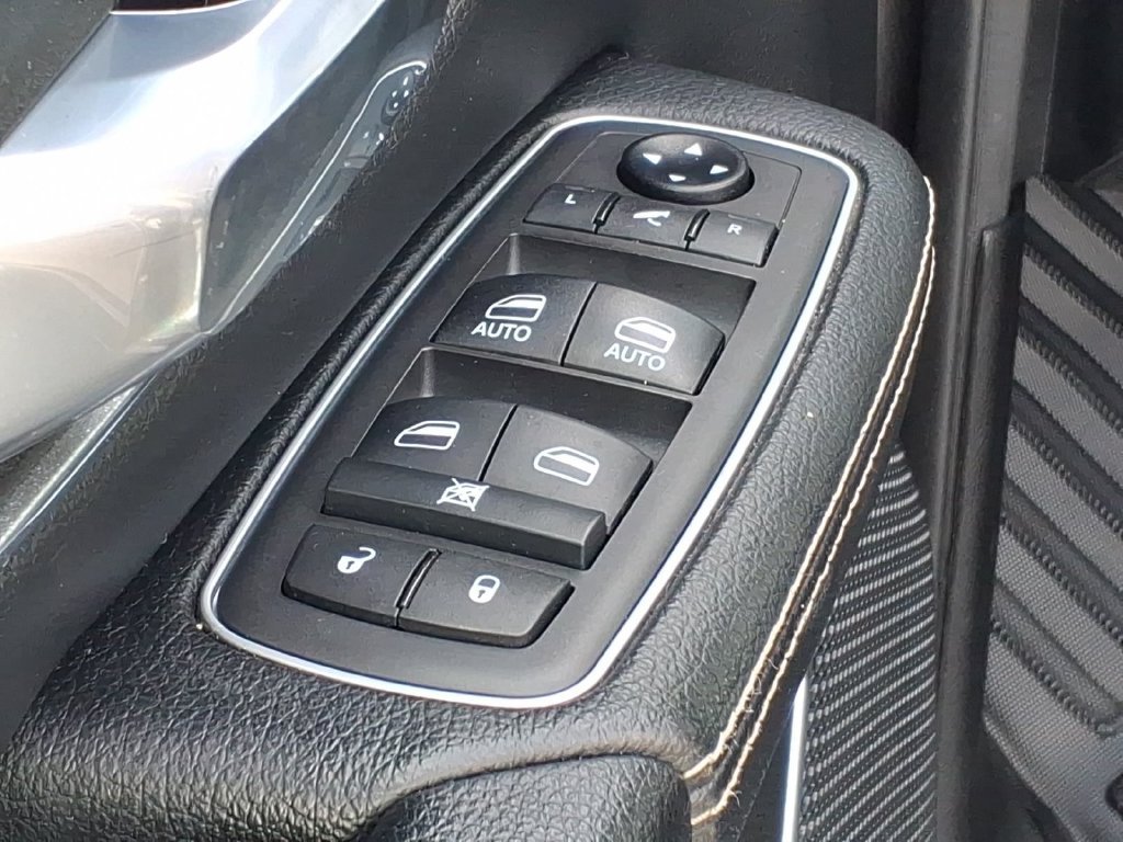 Used 2021 RAM 1500 Laramie AWD/4WD image 13