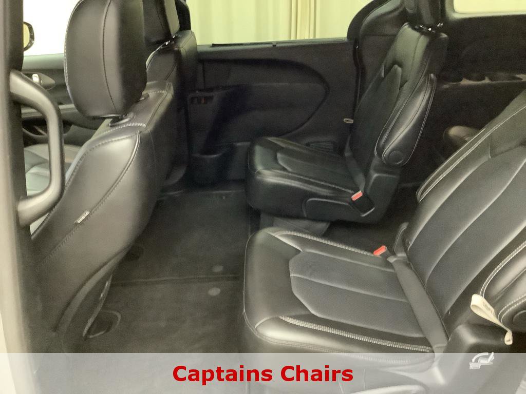 Used 2025 Chrysler Pacifica Select image 25