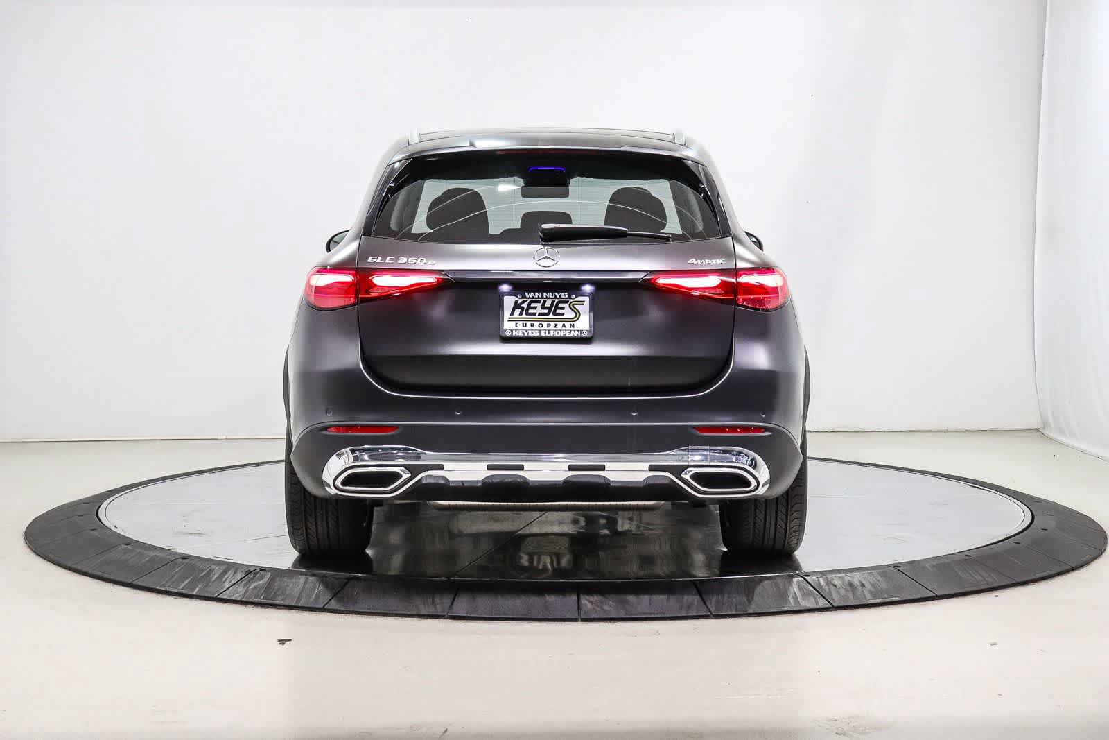 Used 2025 Mercedes-Benz GLC 350e 4MATIC image 3