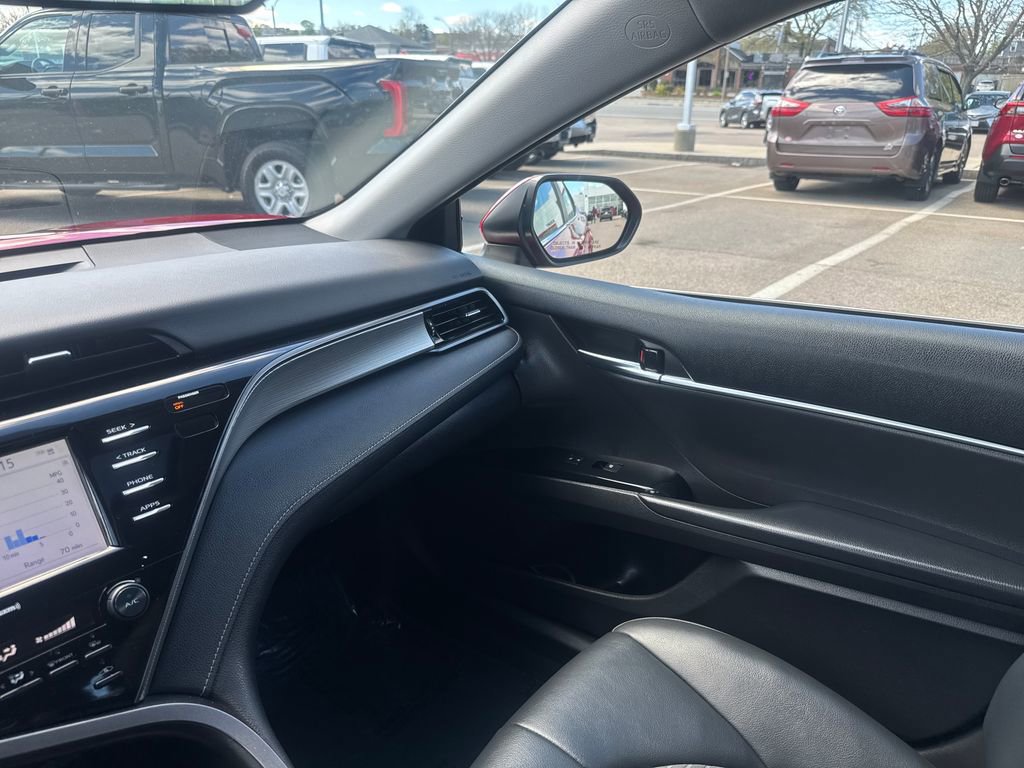 Used 2020 Toyota Camry SE w/ Moonroof Package AWD/4WD image 29