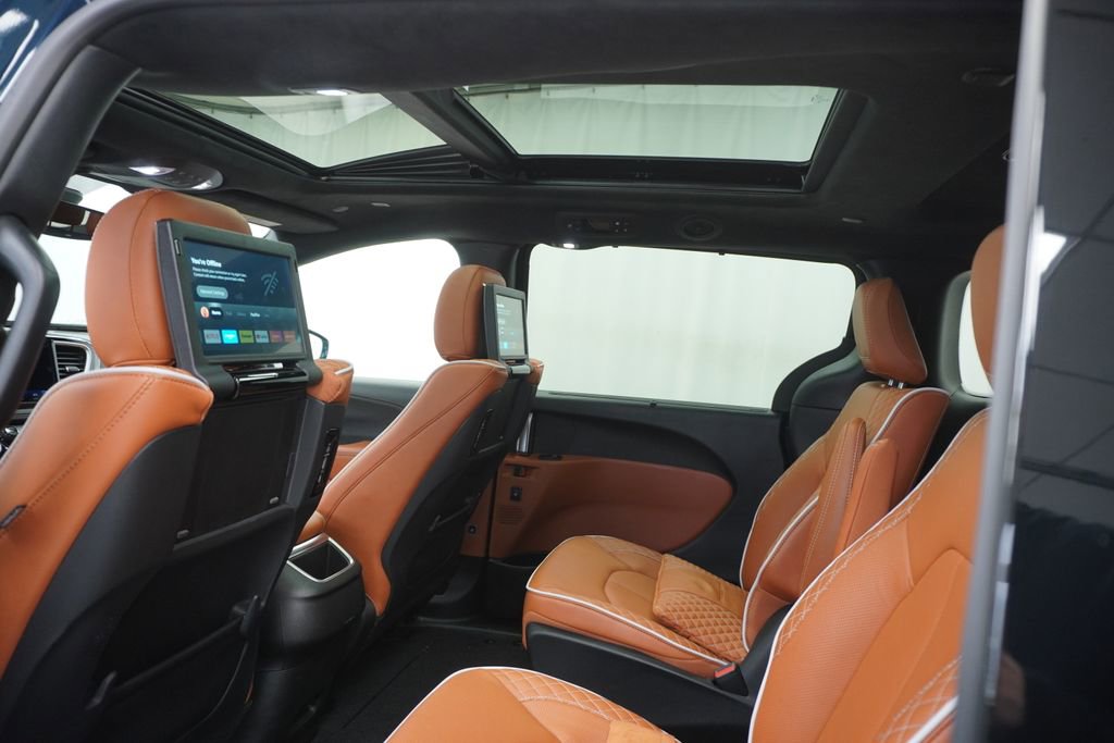 Used 2024 Chrysler Pacifica Pinnacle image 21