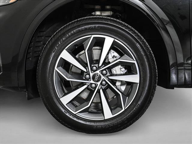 Certified 2024 Audi Q5 2.0T Premium w/ Summer of Audi Package AWD/4WD image 25