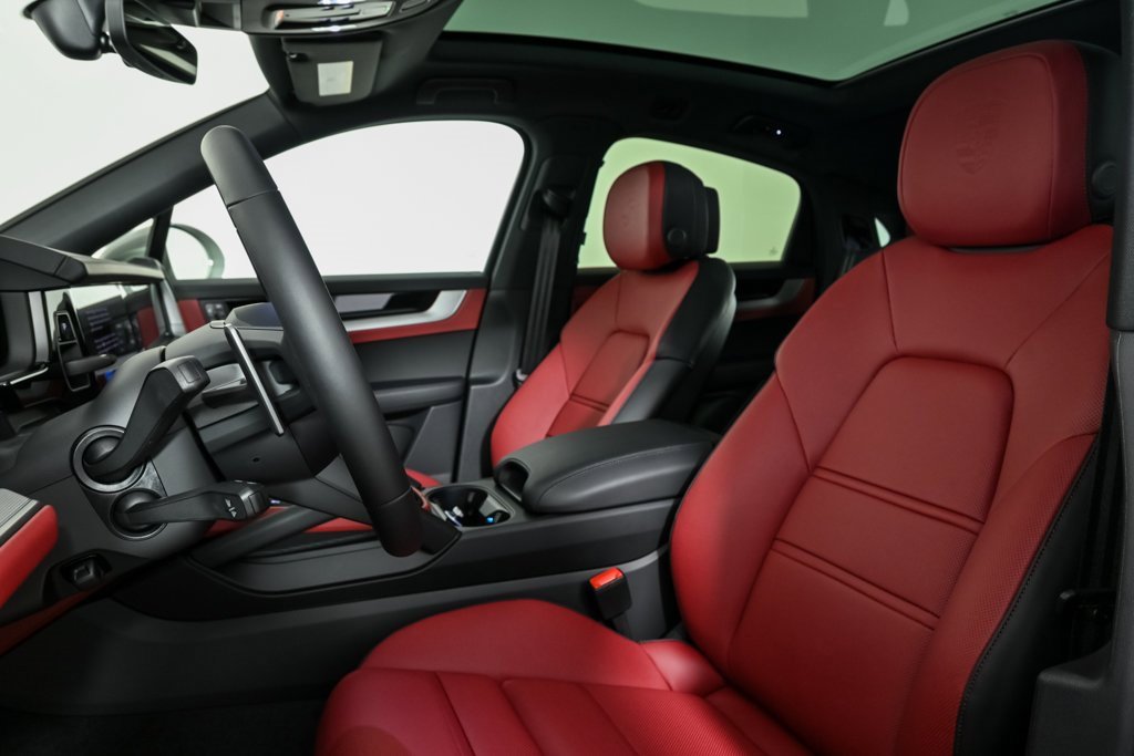 New 2026 Porsche Cayenne S image 5