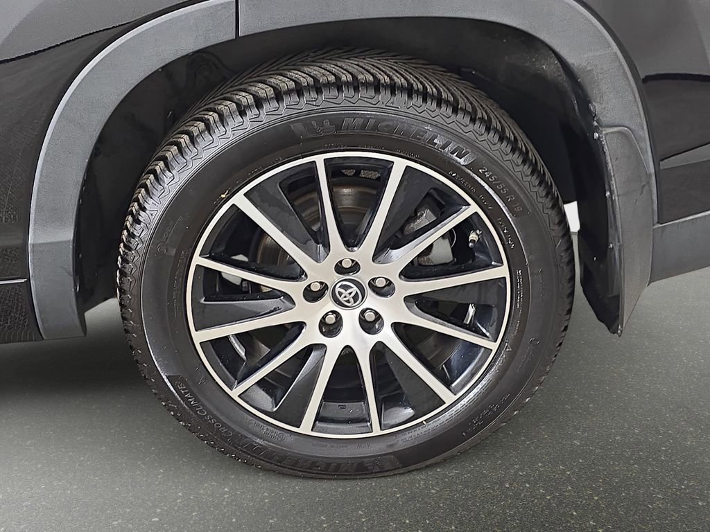 Used 2017 Toyota Highlander SE image 39