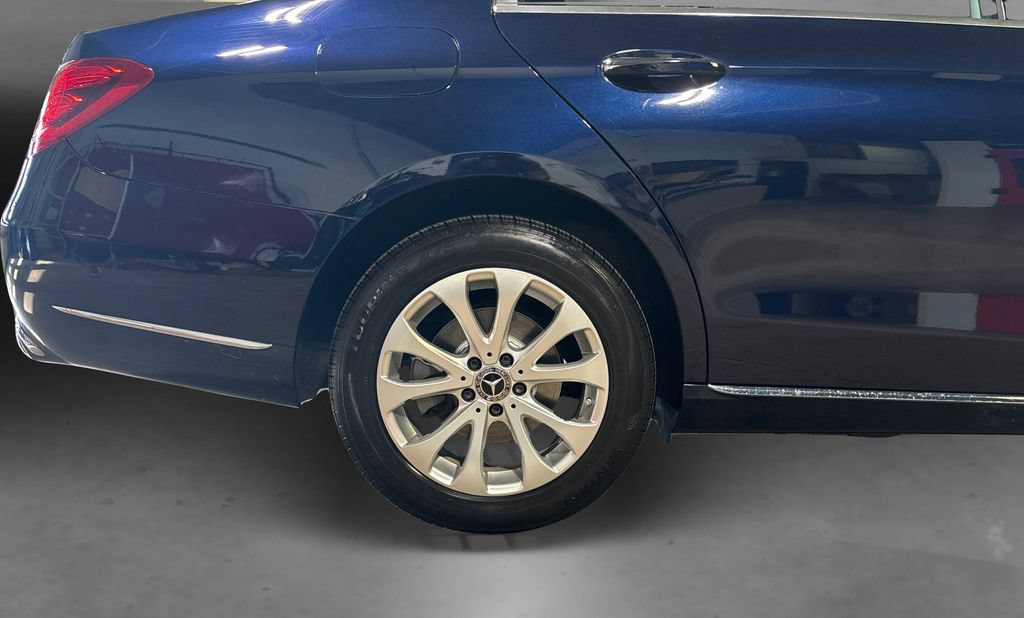 Used 2018 Mercedes-Benz E 300 4MATIC image 19