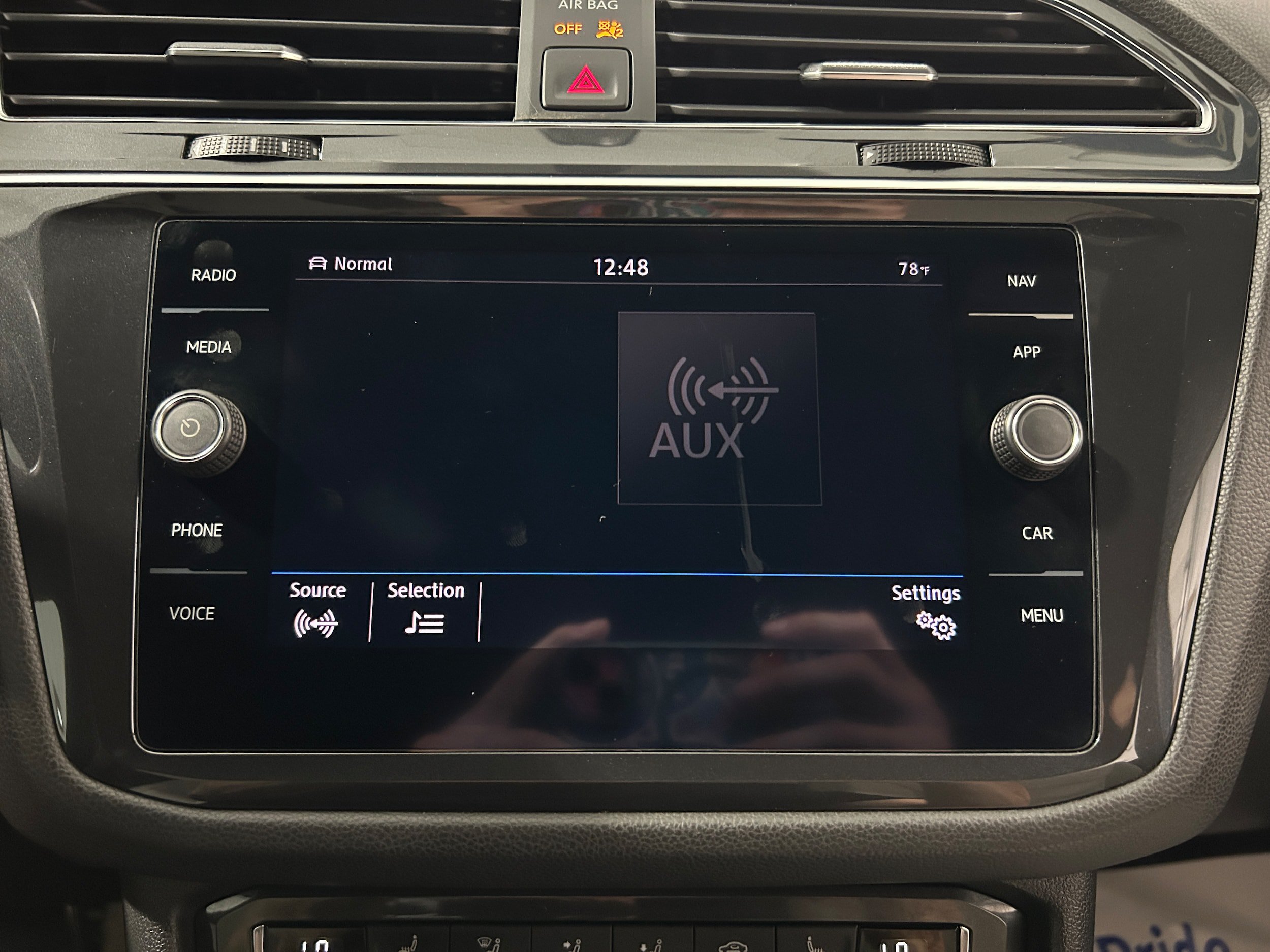 Used 2019 Volkswagen Tiguan SEL R-Line AWD/4WD image 6