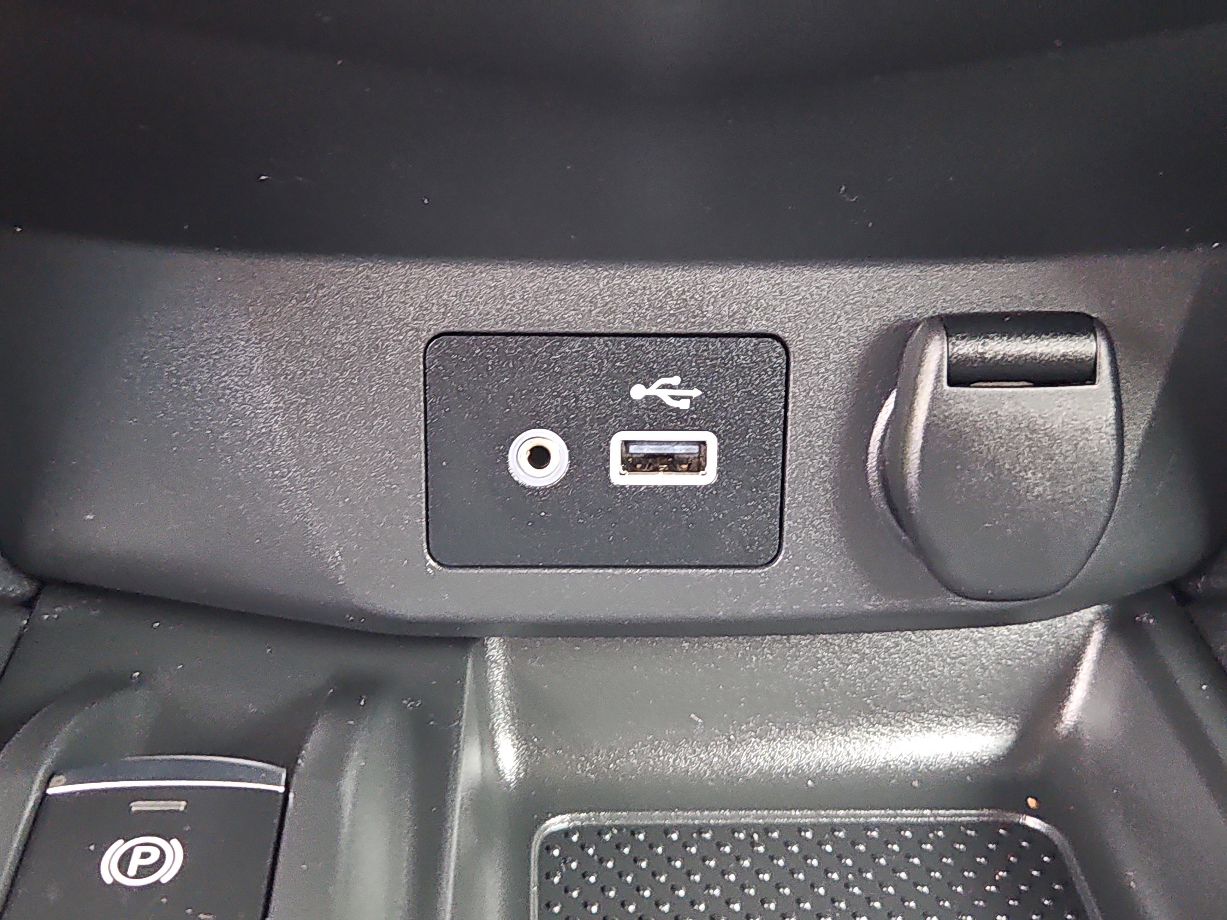 Used 2019 Nissan Rogue SV w/ Premium Package AWD/4WD image 10