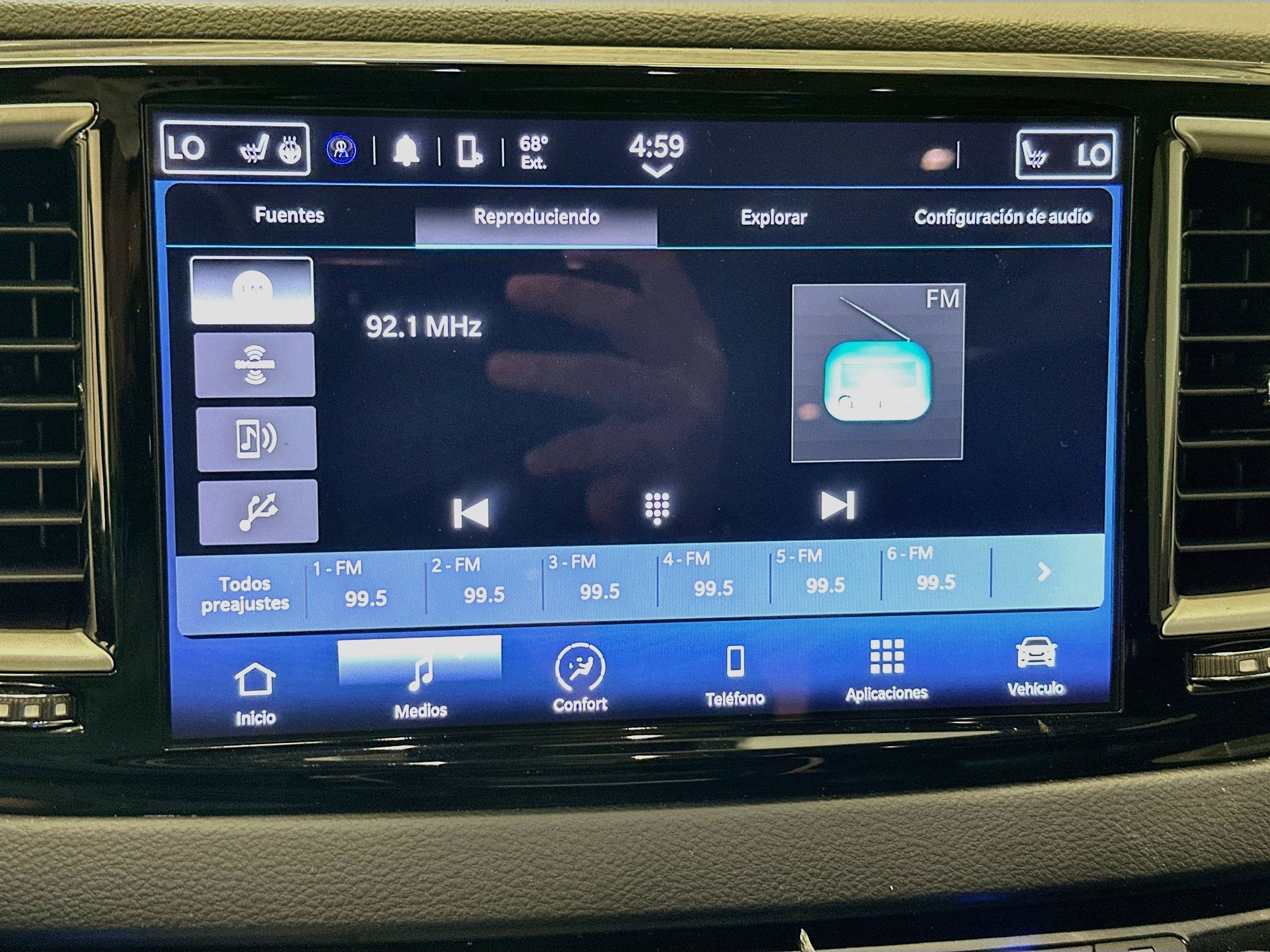 Used 2023 Chrysler Pacifica Touring-L FWD image 21