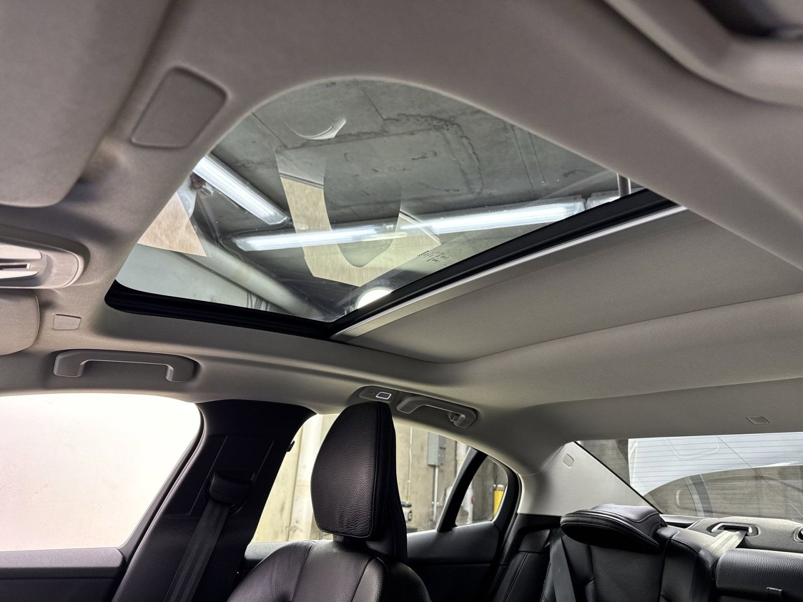 Used 2024 Volvo S60 B5 Plus image 28