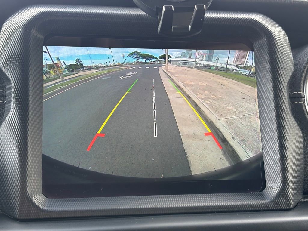 Used 2019 Jeep Wrangler Unlimited Sahara AWD/4WD image 18