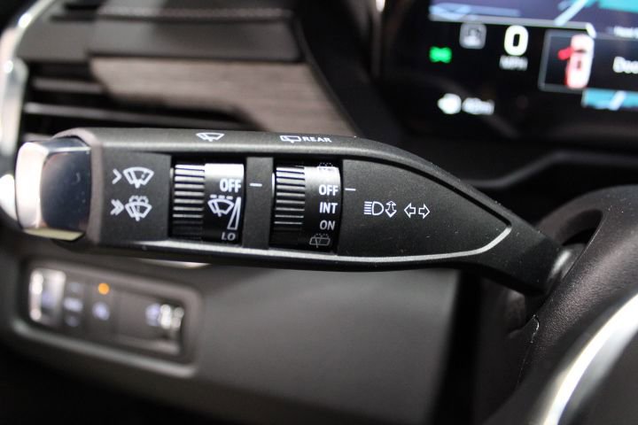 New 2026 GMC Acadia Denali w/ LPO, Floor Liner Package image 36