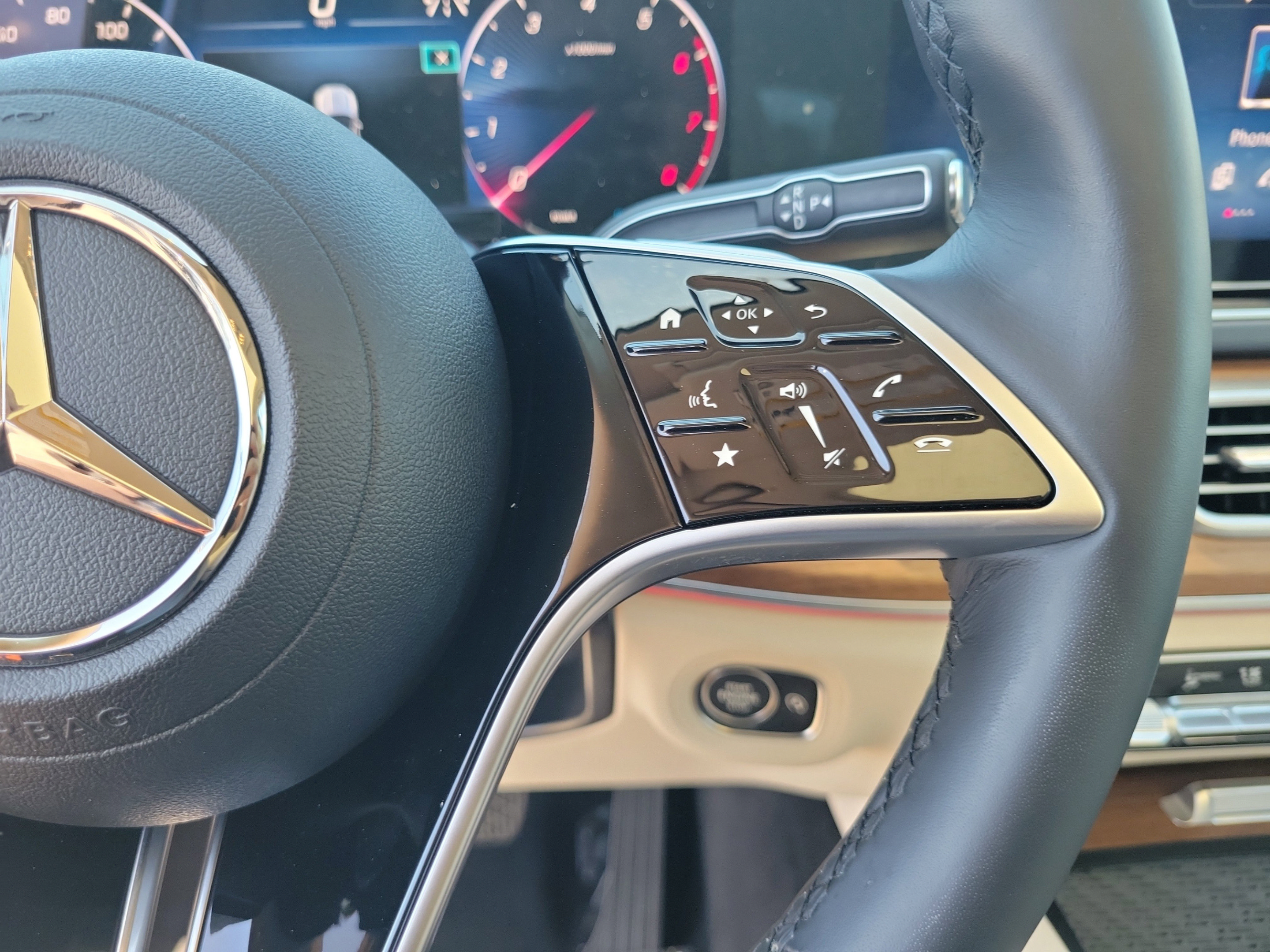 Certified 2026 Mercedes-Benz GLE 450 4MATIC image 23