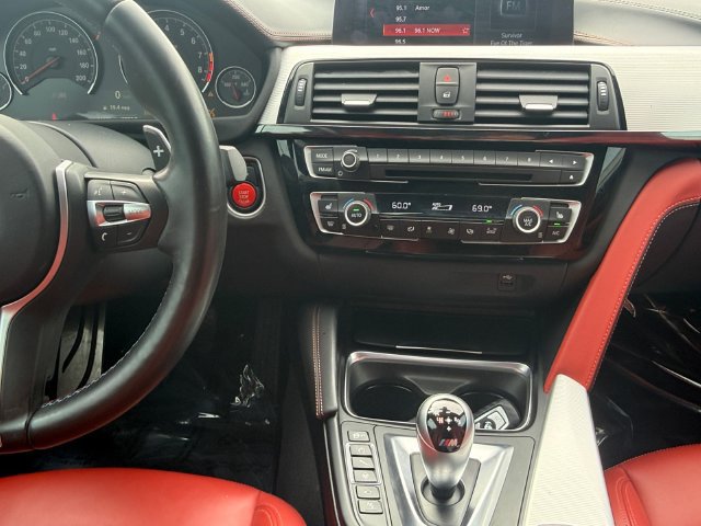 Used 2020 BMW M4 Coupe w/ Competition Package RWD image 3