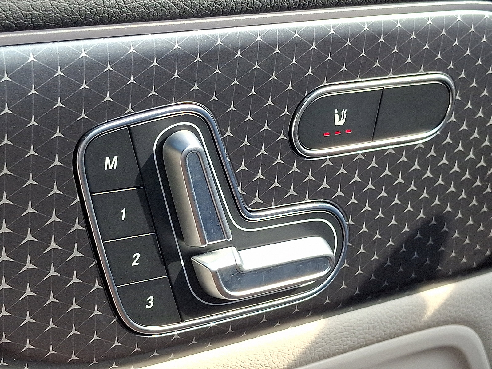 Certified 2025 Mercedes-Benz GLA 250 4MATIC image 23