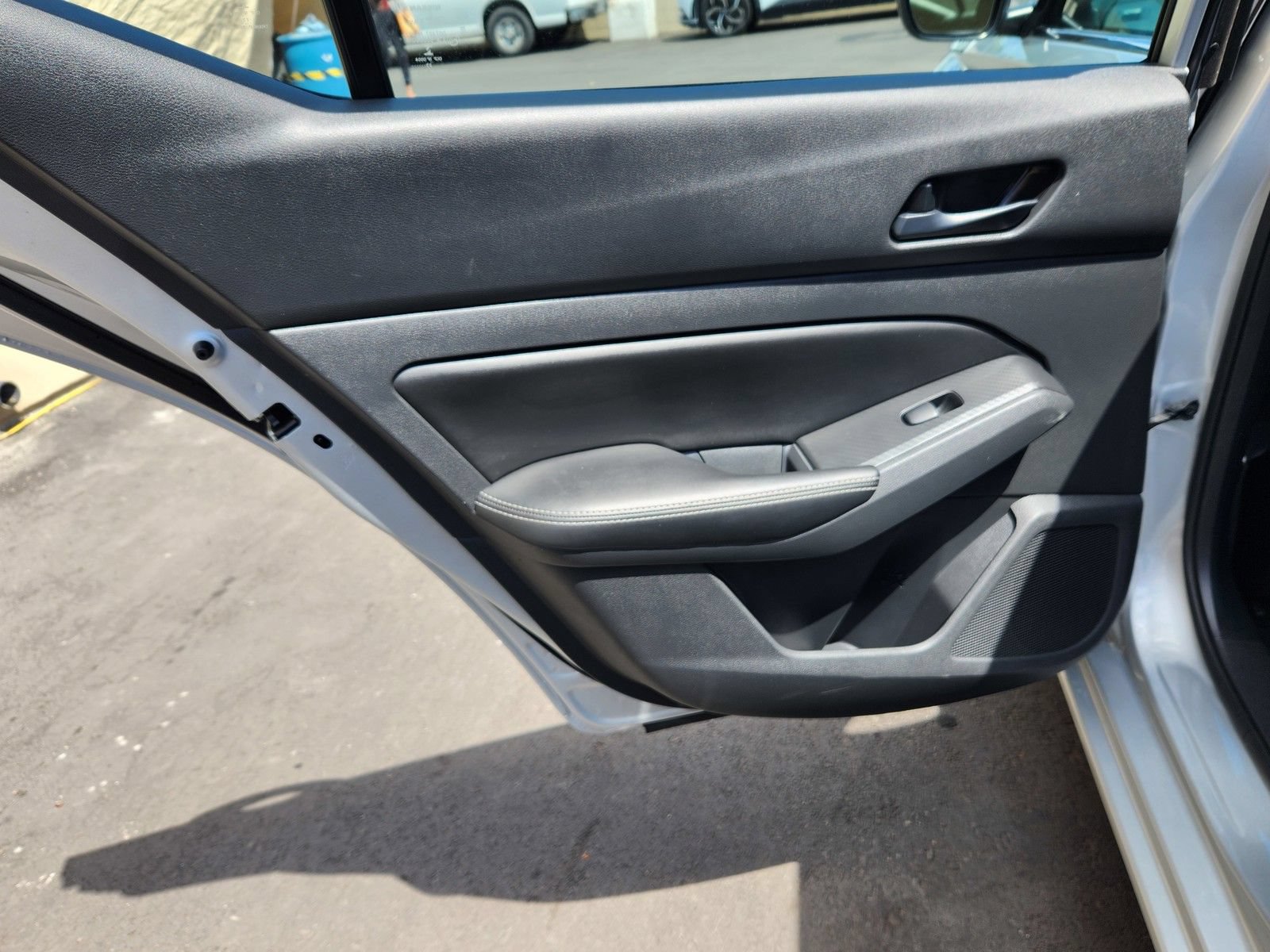 Used 2024 Nissan Altima 2.5 SV FWD image 47