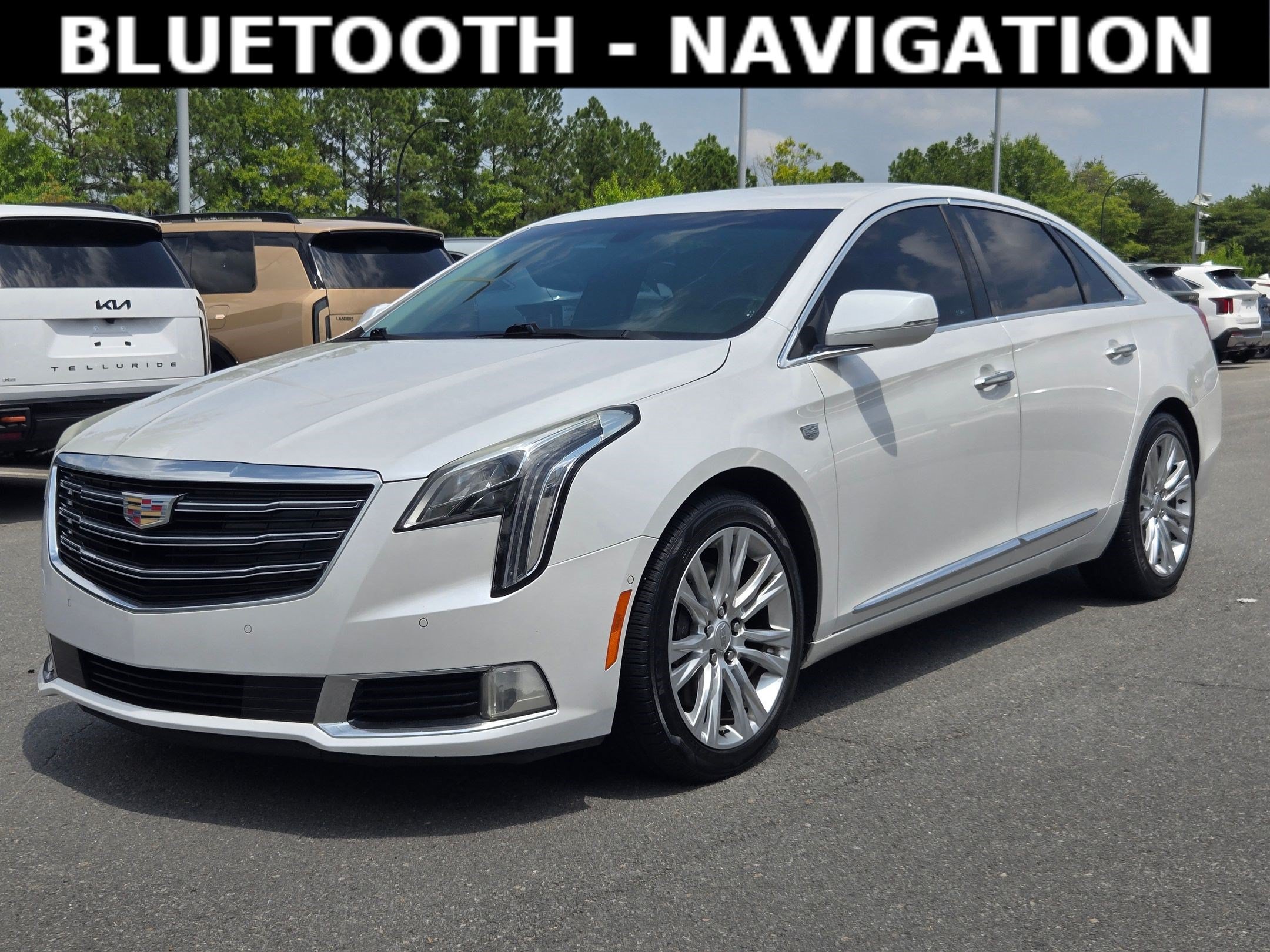 Used 2018 Cadillac XTS Luxury FWD image 3