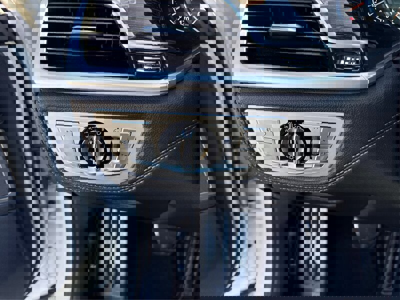 Used 2019 BMW 740i w/ M Sport Package image 16