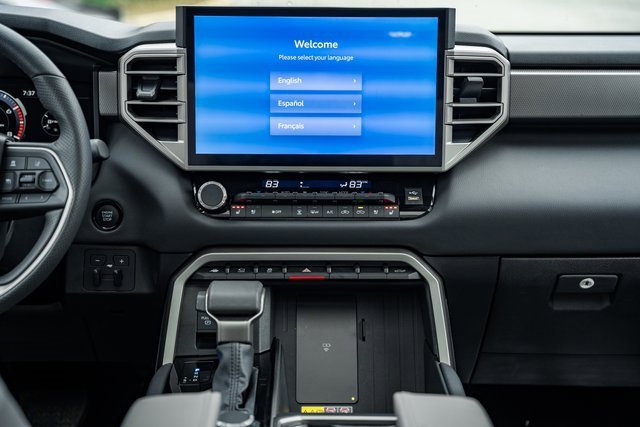 Used 2025 Toyota Tundra Limited image 24