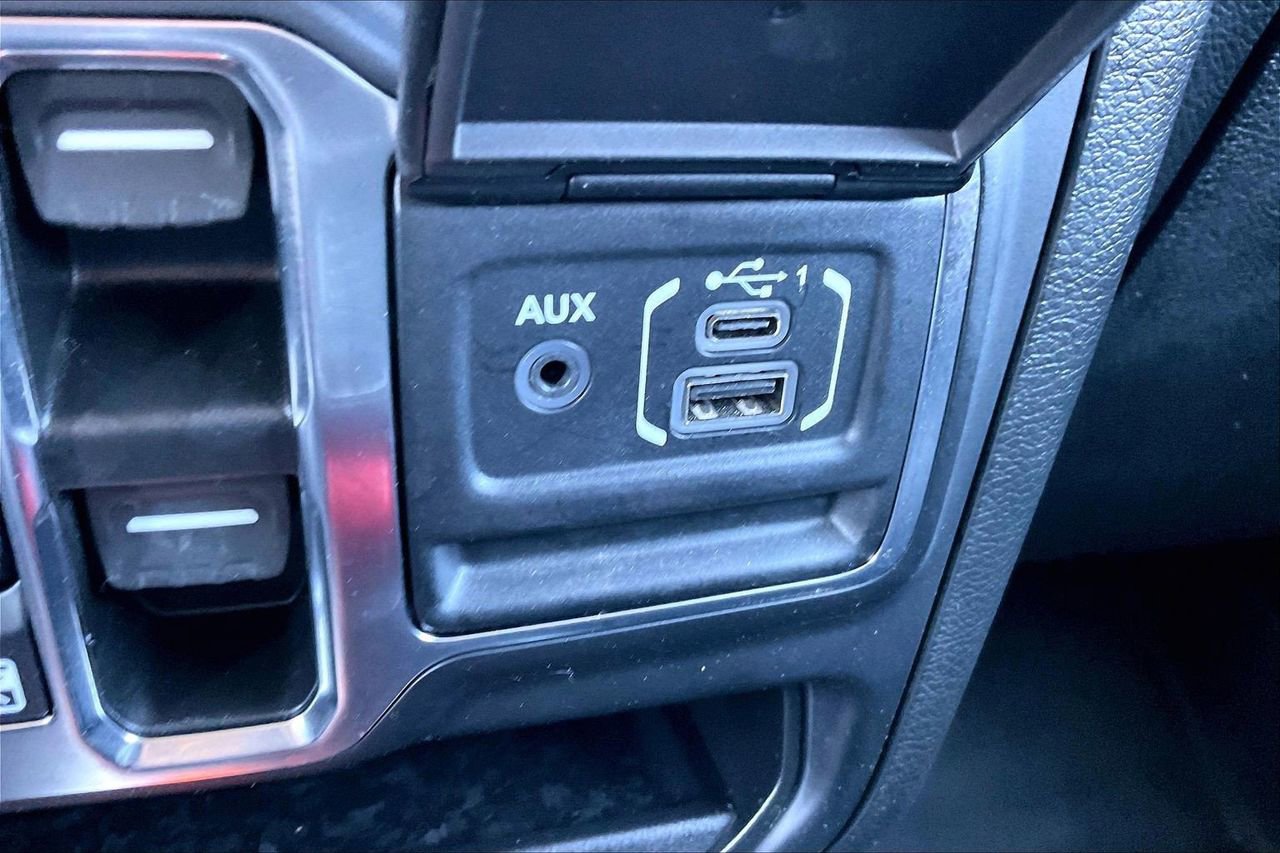 Used 2022 Jeep Wrangler Unlimited Sahara image 18