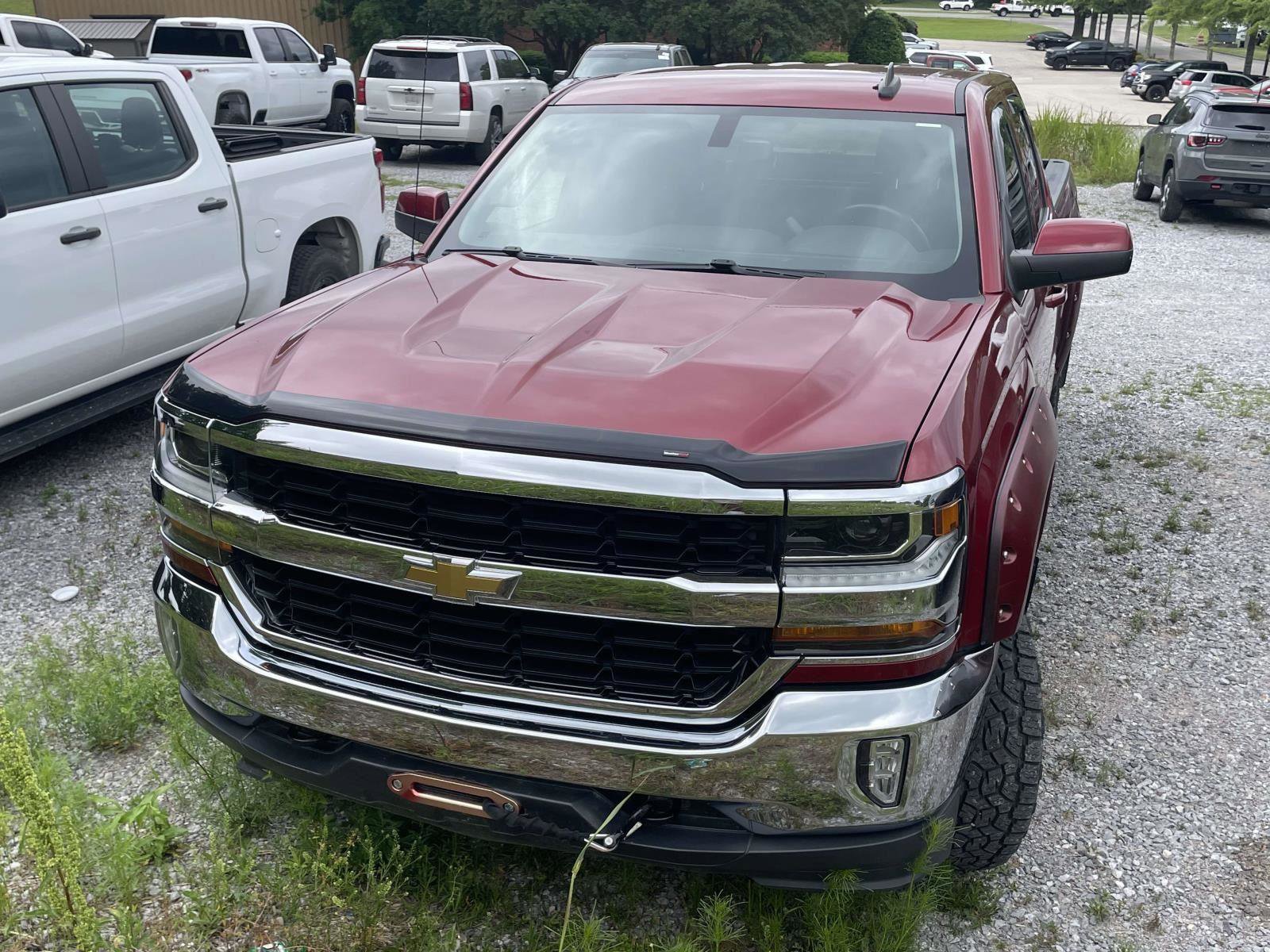 Used 2018 Chevrolet Silverado 1500 LT w/ All Star Edition AWD/4WD image 2