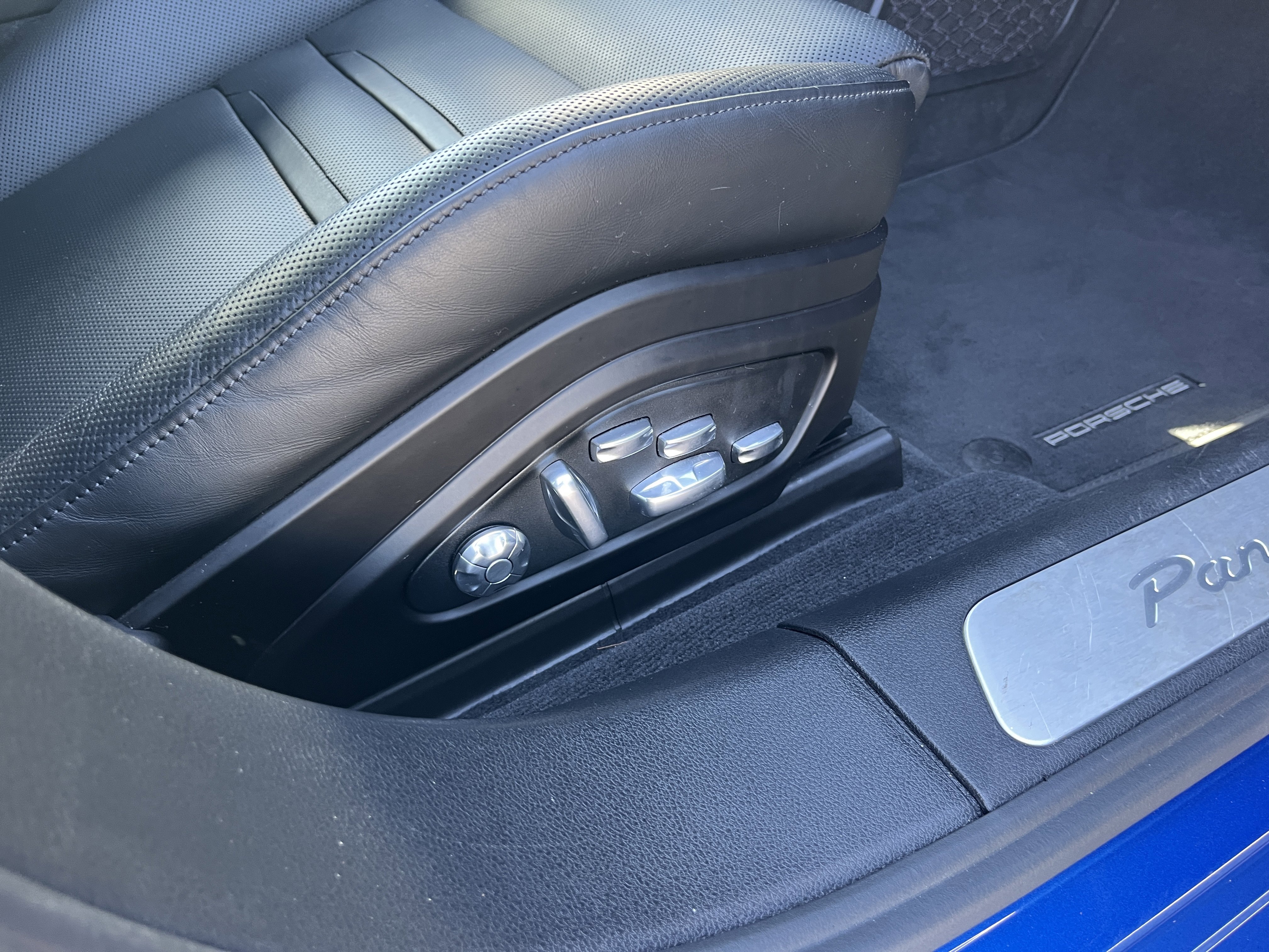 Certified 2018 Porsche Panamera 4S image 21