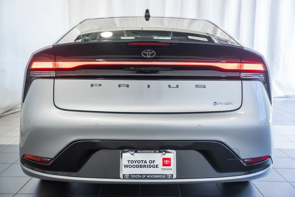 New 2026 Toyota Prius Plug-In Hybrid FWD image 5