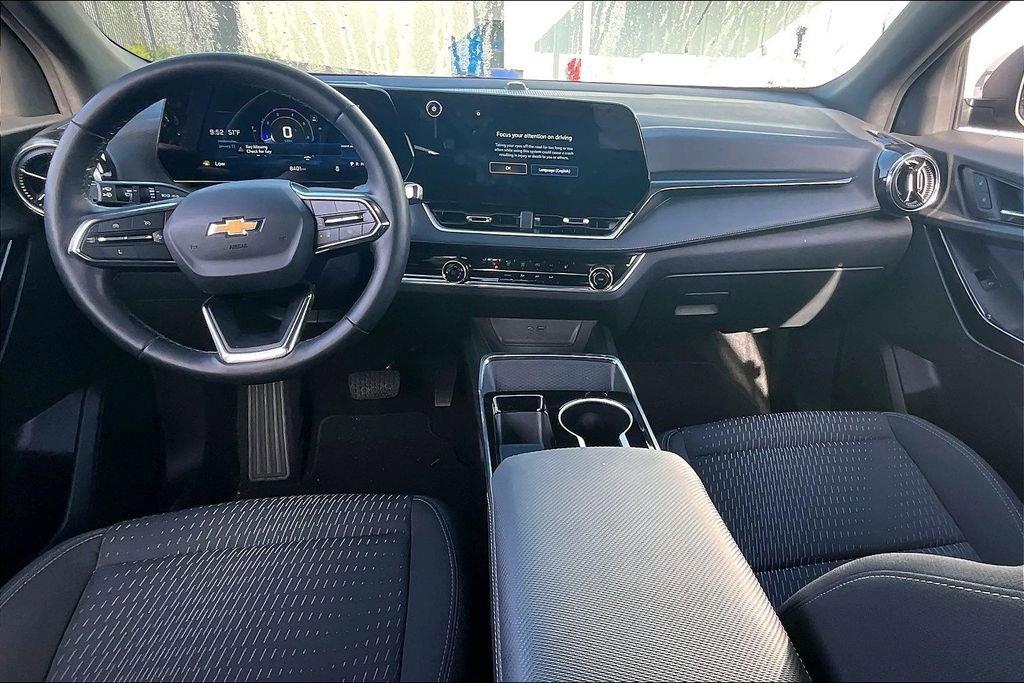 Used 2025 Chevrolet Equinox LT w/ Safety and Technology Package image 7