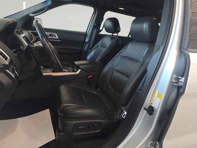 Used 2014 Ford Explorer XLT w/ Equipment Group 202A AWD/4WD image 12