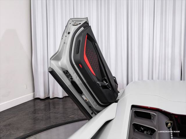 Used 2024 Lamborghini Revuelto AWD/4WD image 36