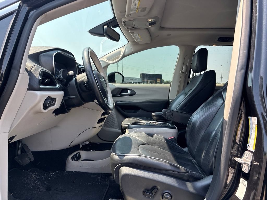 Used 2020 Chrysler Pacifica Limited FWD image 10