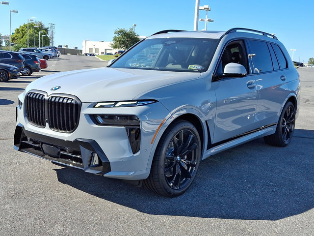 New 2026 BMW X7 xDrive40i w/ M Sport Package video 2