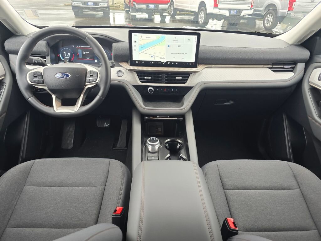 Used 2025 Ford Explorer Active image 15