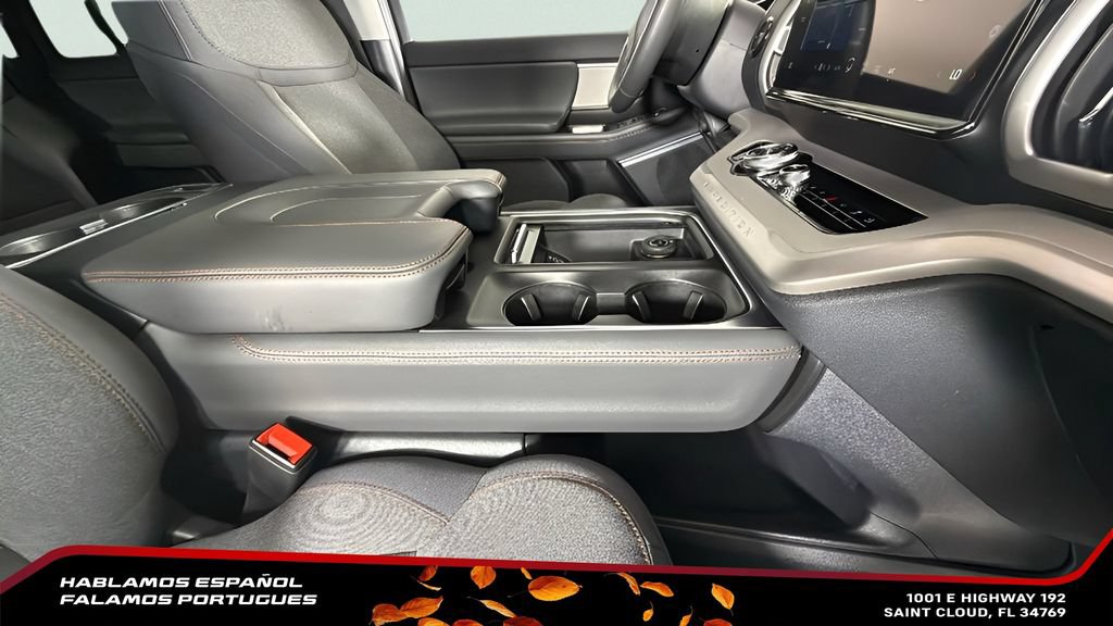 Used 2025 Ford Expedition Max Active AWD/4WD image 38