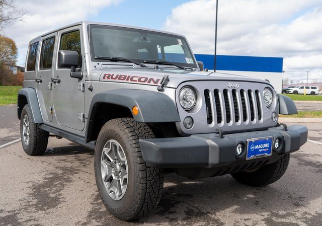 Used 2017 Jeep Wrangler Unlimited Rubicon w/ Connectivity Group image 4