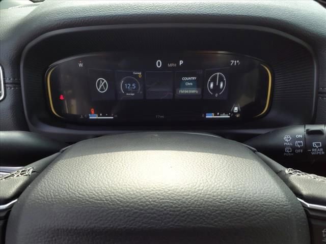 Used 2024 Jeep Wagoneer 4WD w/ Premium Group I image 16