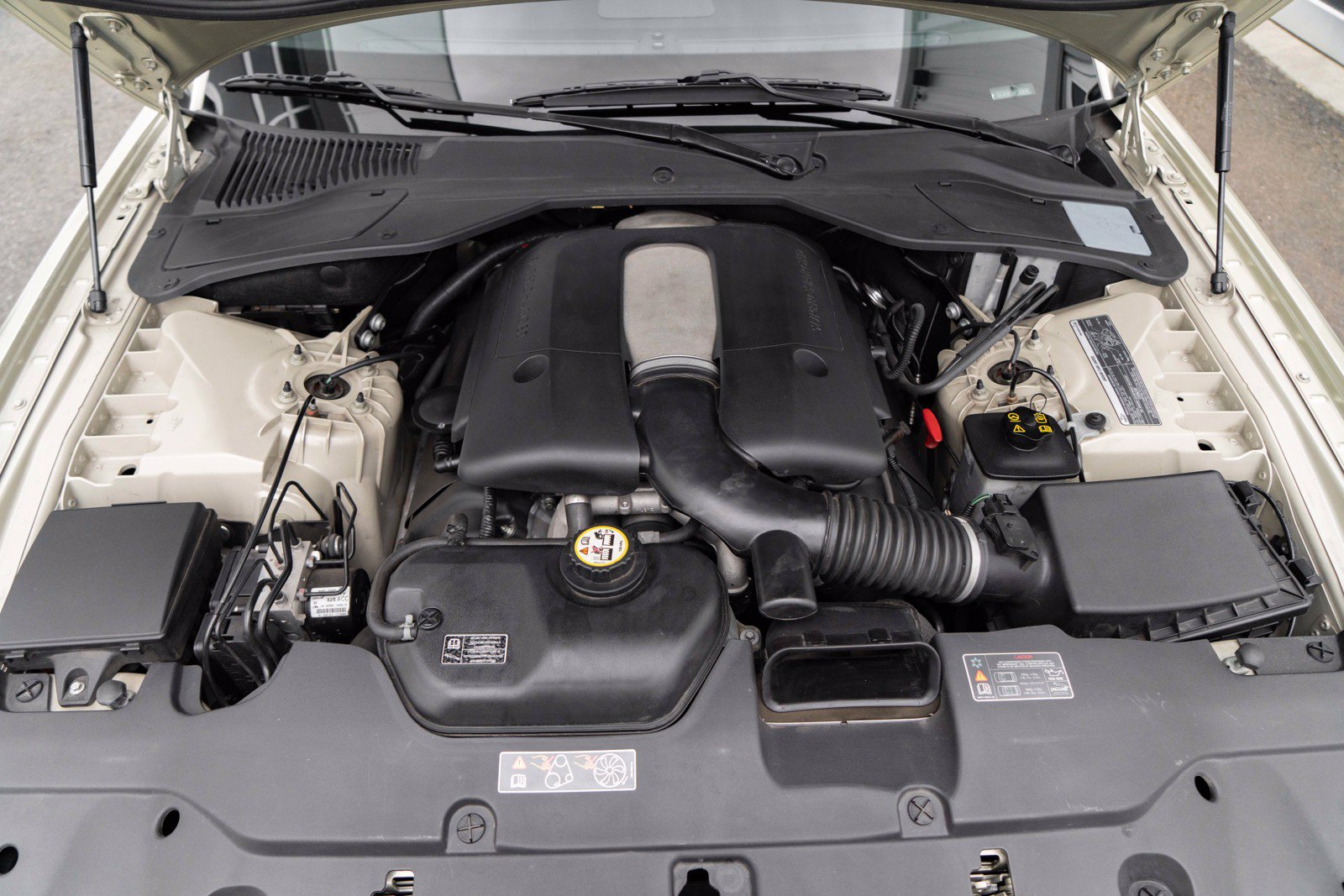 Used 2006 Jaguar XJ Vanden Plas Super V8 Portfolio RWD image 56