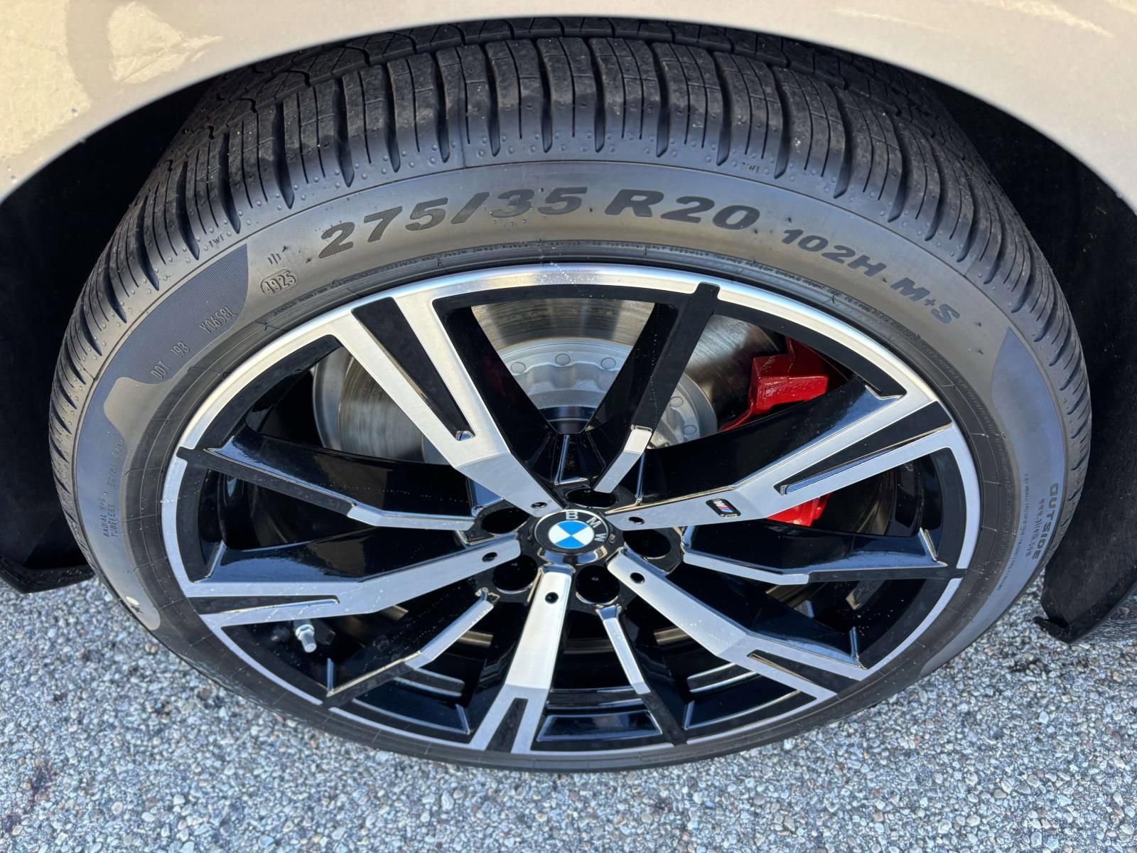 New 2026 BMW 550e xDrive image 10