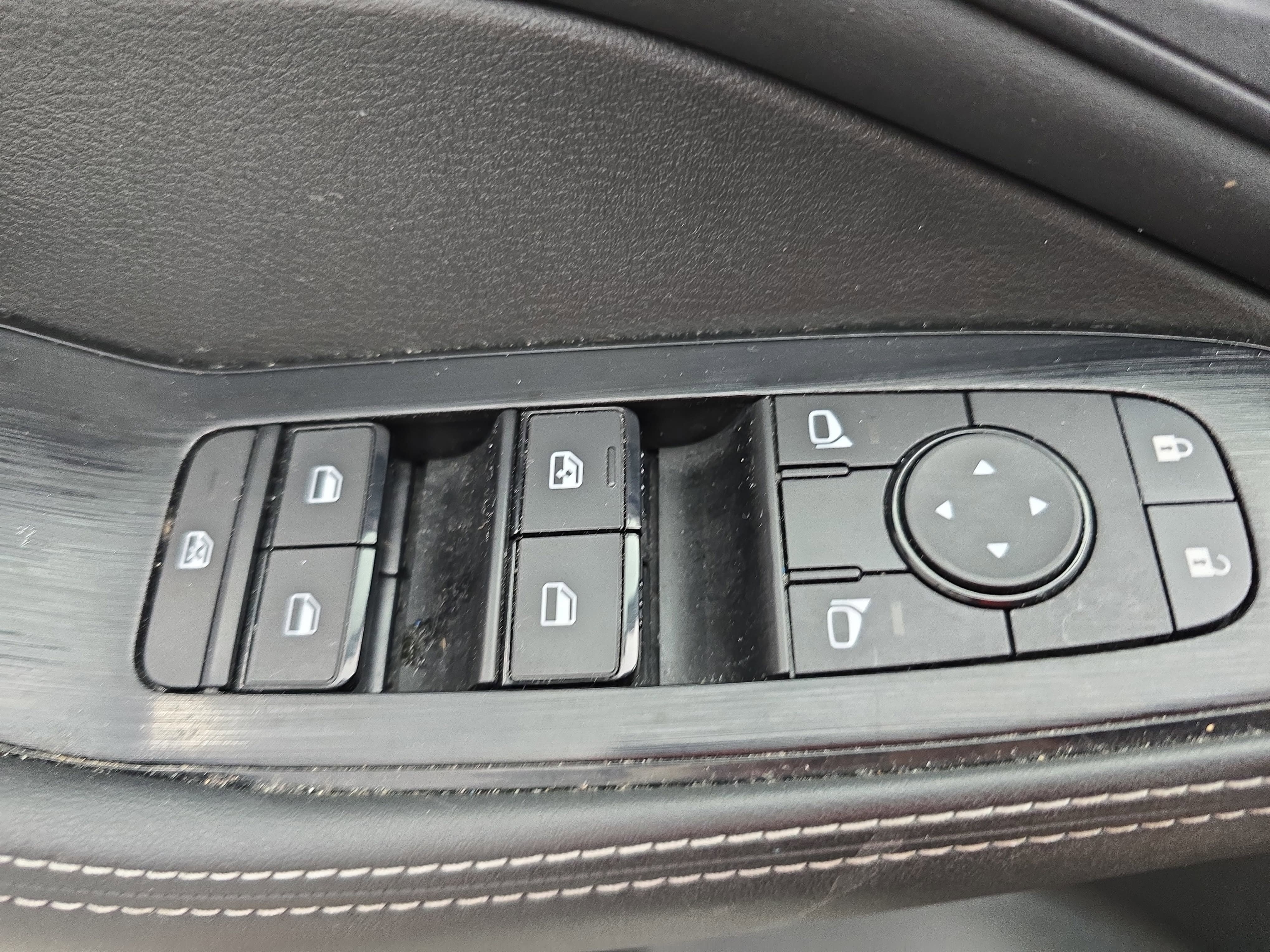 Used 2023 Nissan Rogue SV w/ SV Premium B Package FWD image 27